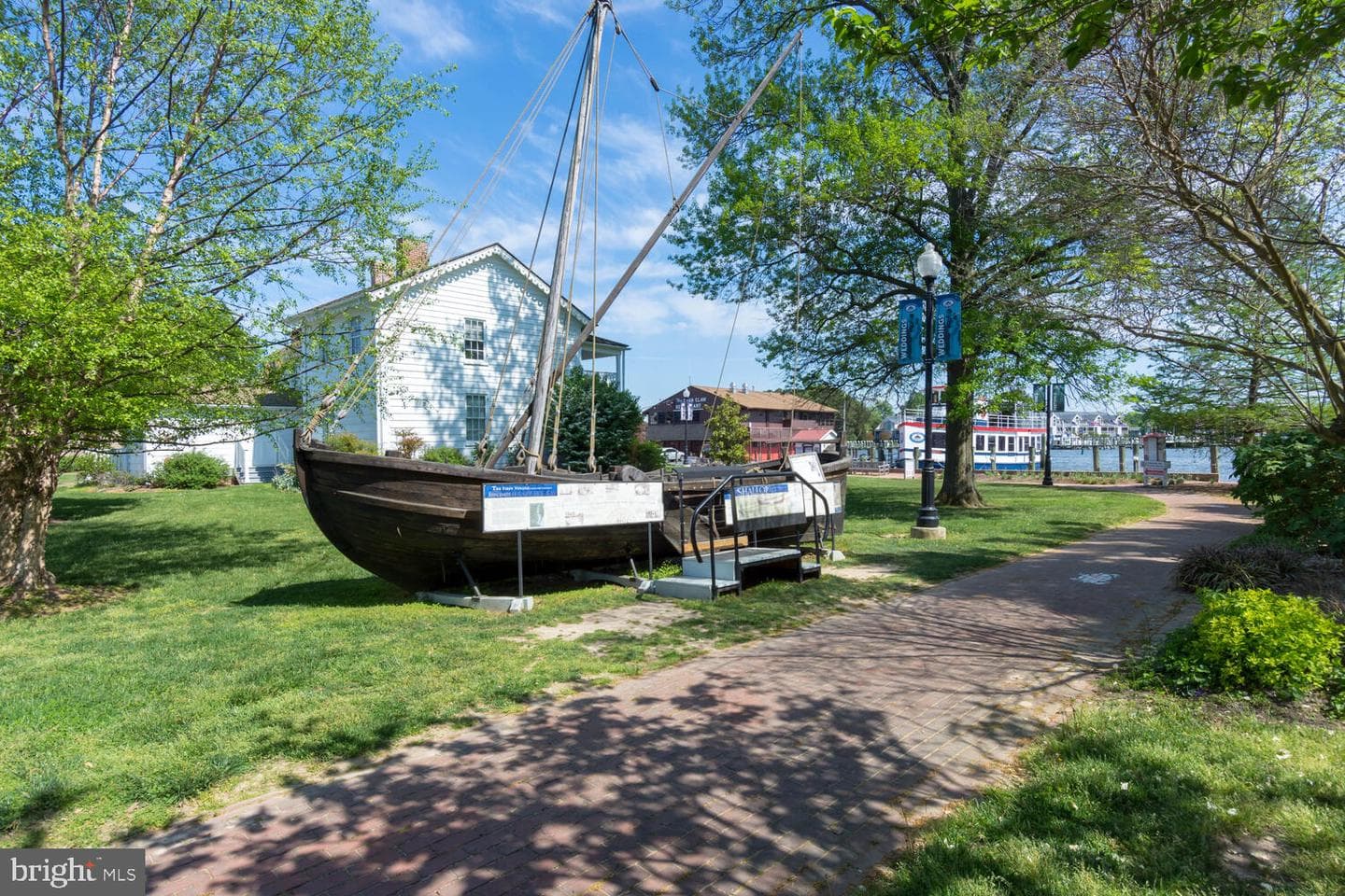 114 E Chew Avenue photo 42