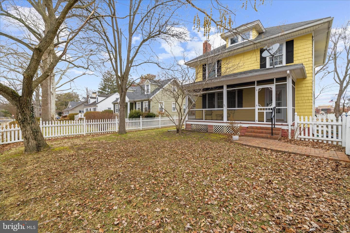 315 Dutchmans Lane photo 3