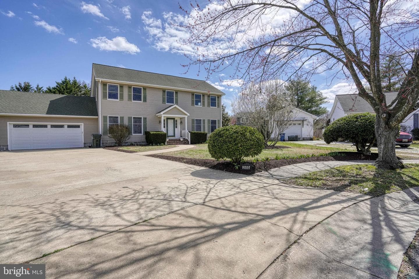 200 Spring Drive photo 3