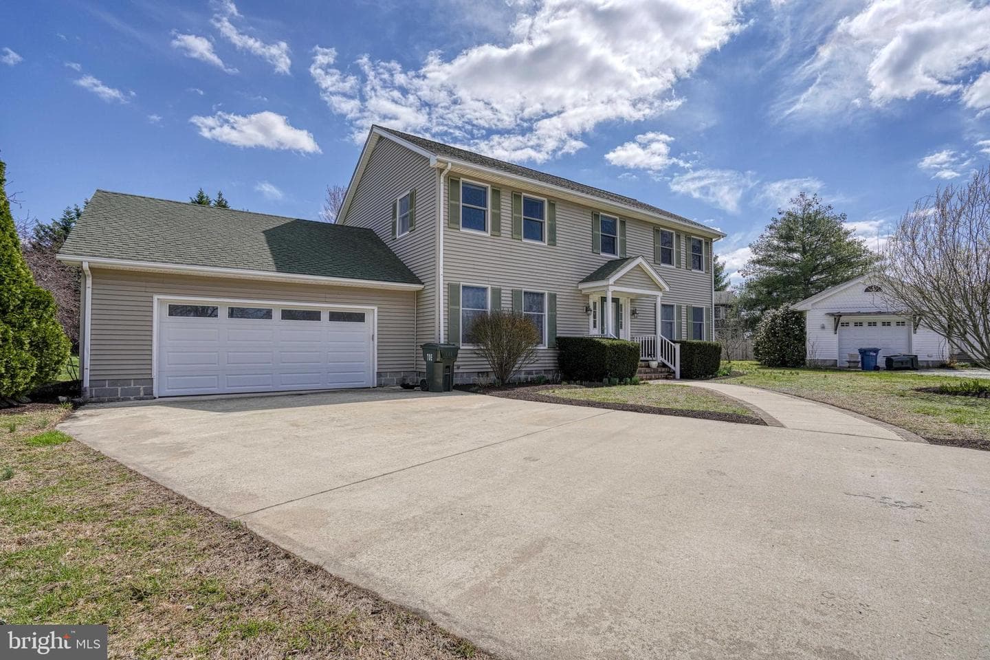 200 Spring Drive photo 4