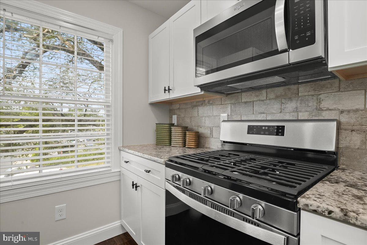 140 S Washington Street photo 17