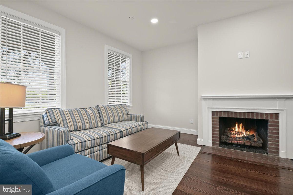 140 S Washington Street photo 44