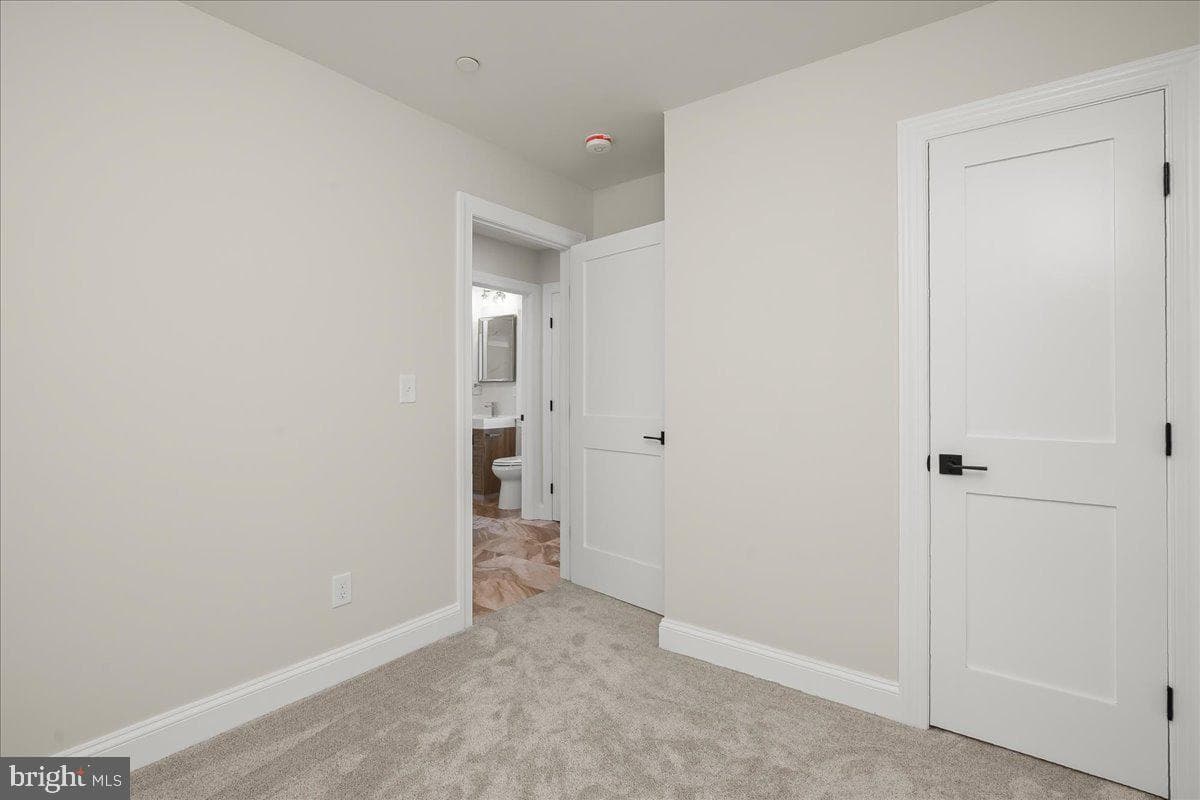 140 S Washington Street photo 57