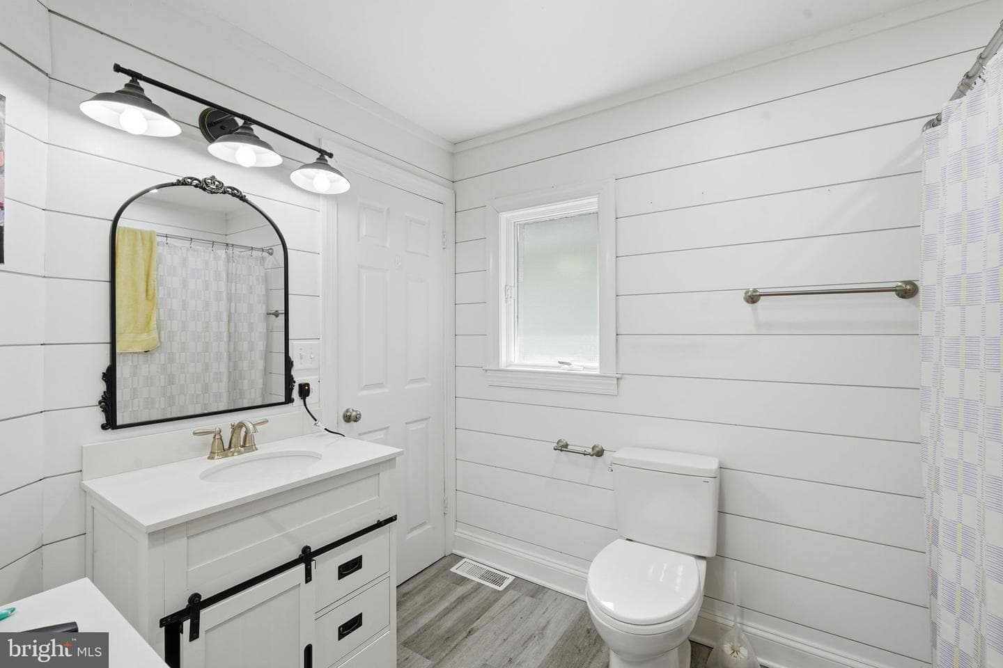 204 Lincoln photo 11