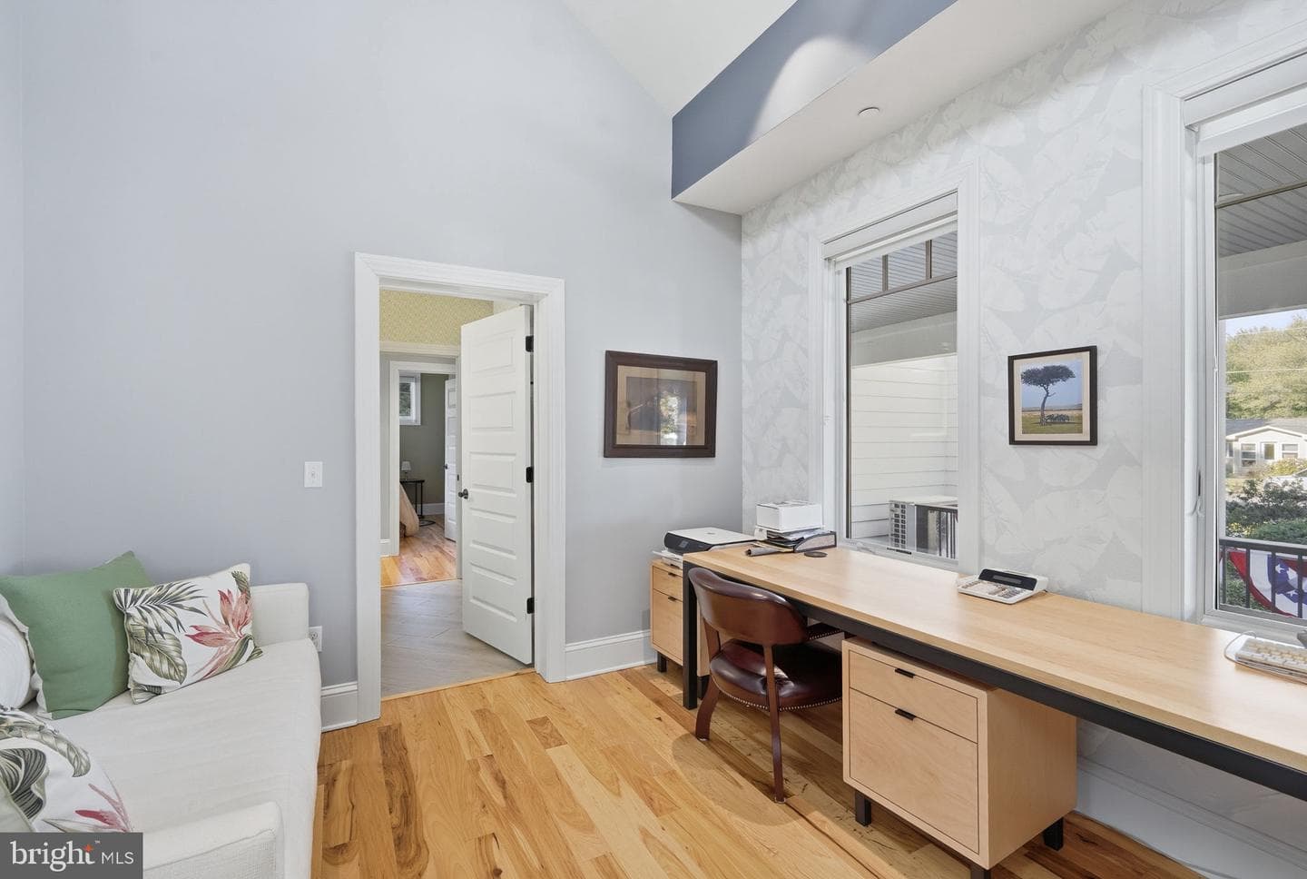 303 Manor photo 31