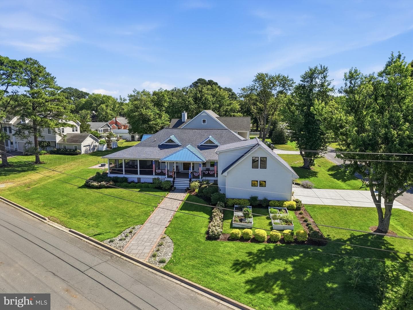 303 Manor photo 48