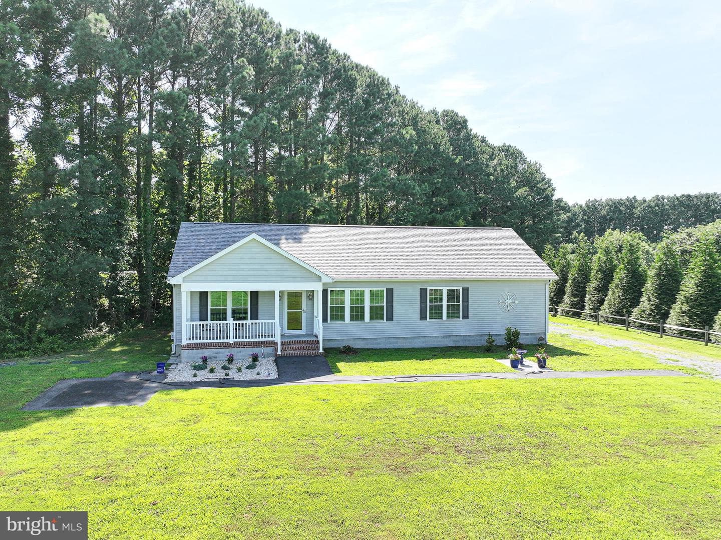 21869 Albie Road photo 4