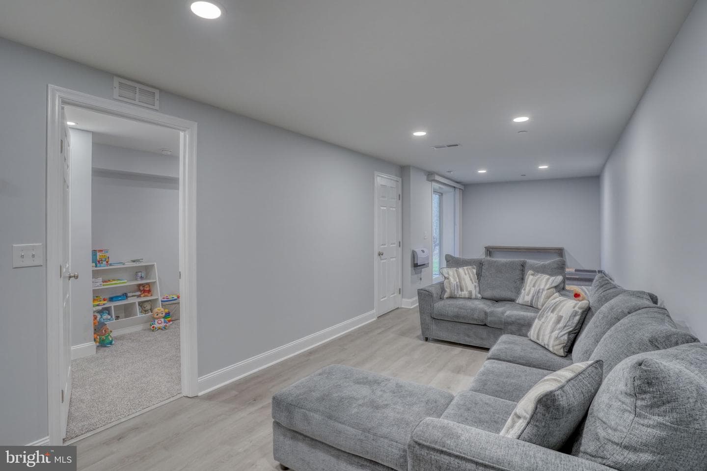 29809 Captain Adamouski Street #15a photo 59