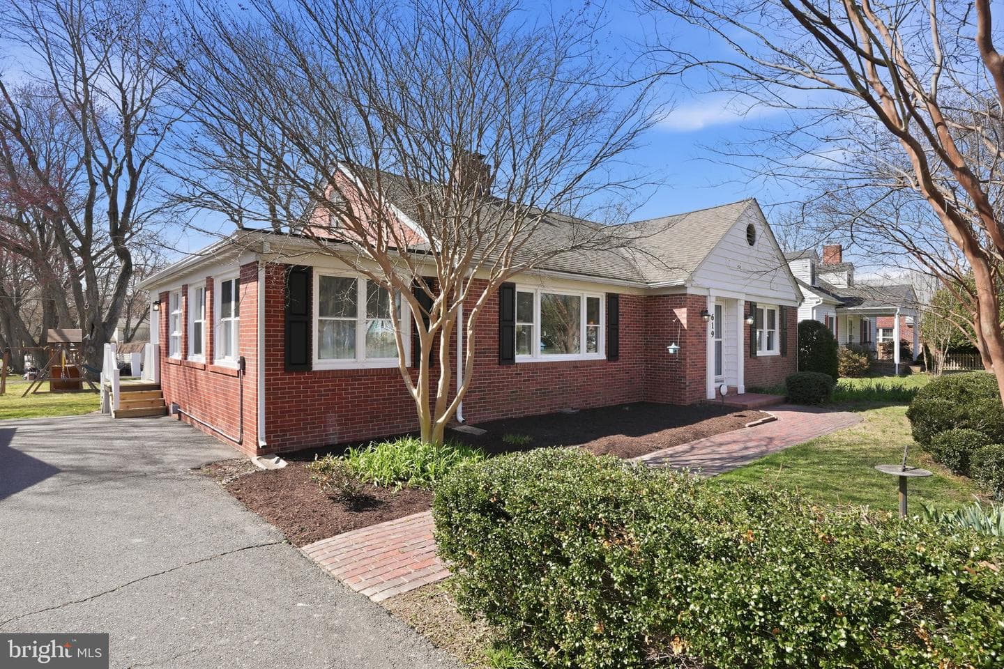 619 S Washington Street photo 2