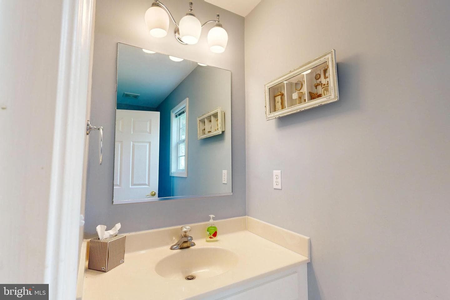 10490 Longwoods Road photo 10