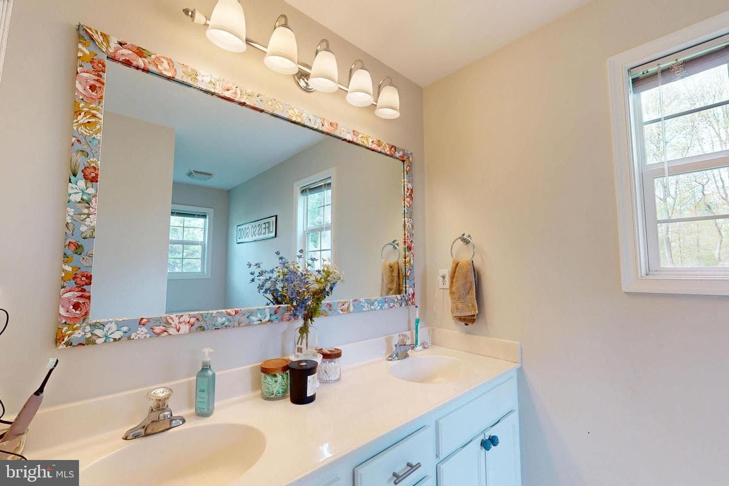 10490 Longwoods Road photo 12