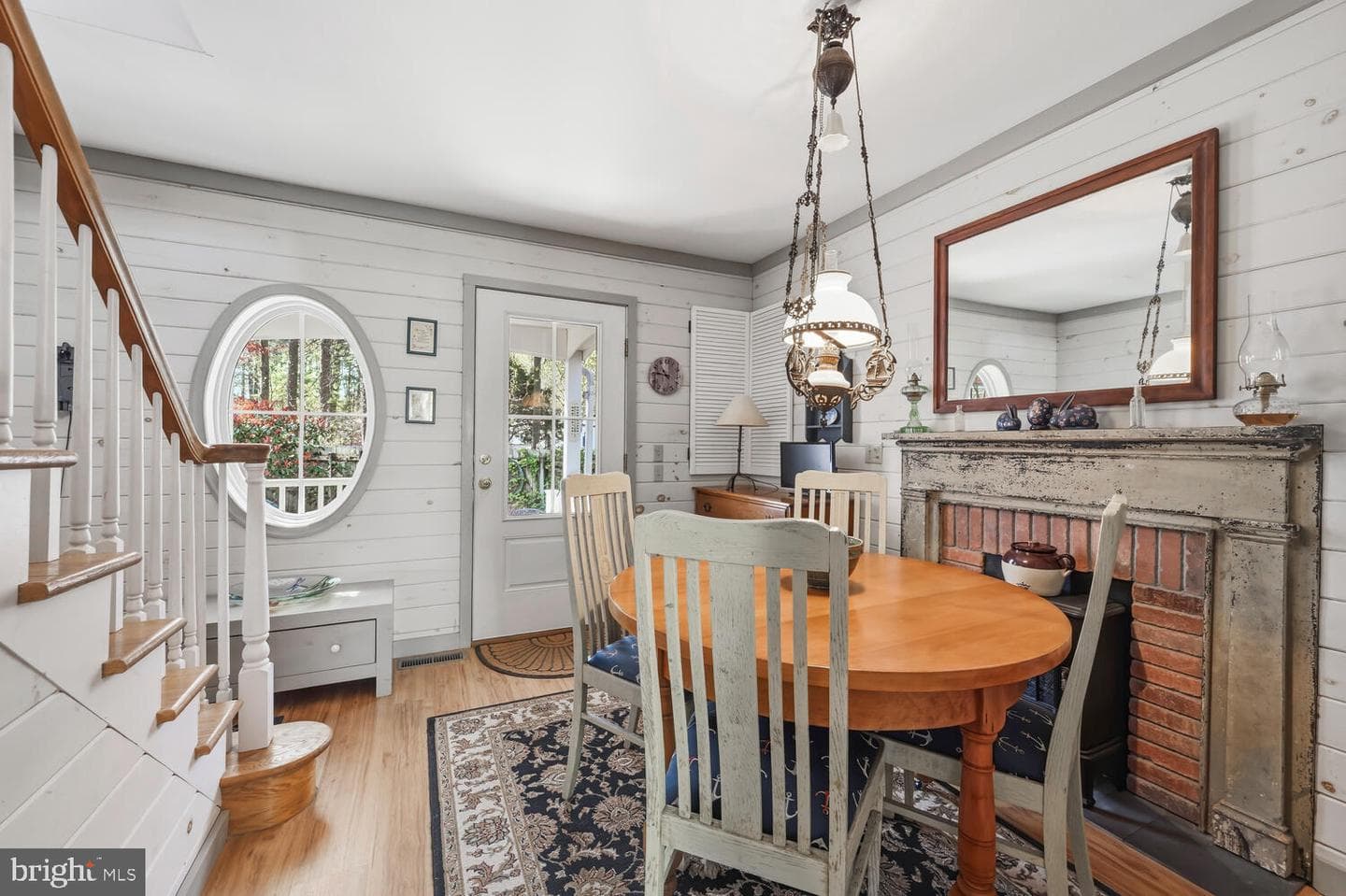 504 Seymour Avenue photo 31