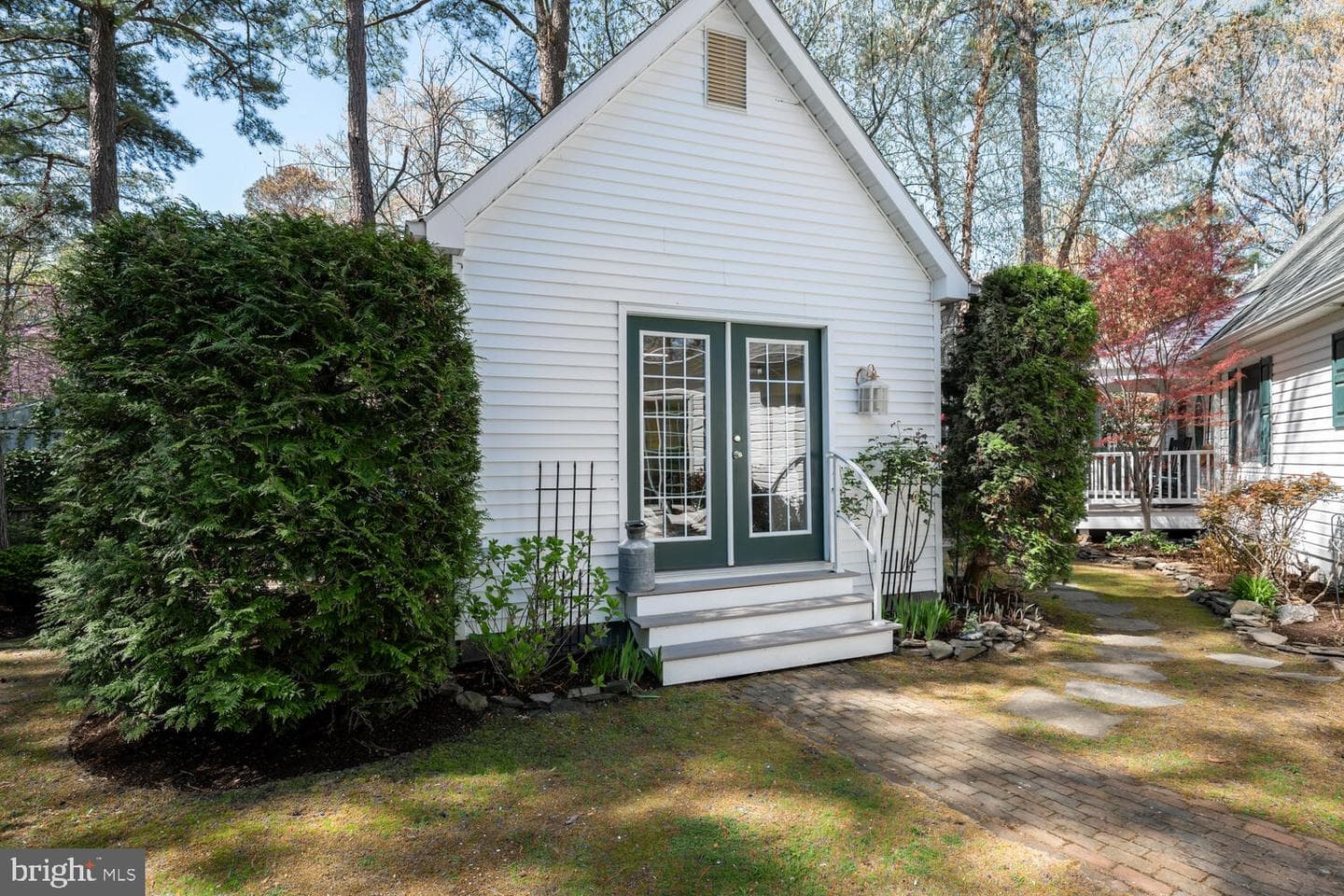 504 Seymour Avenue photo 57