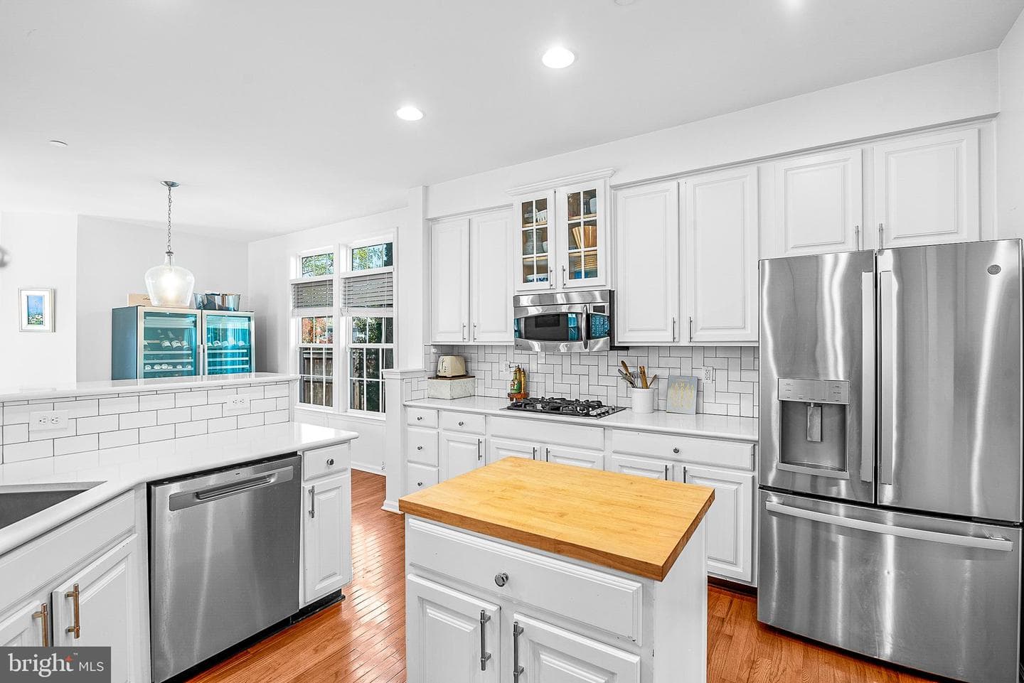 8020 Easton Village Drive photo 6