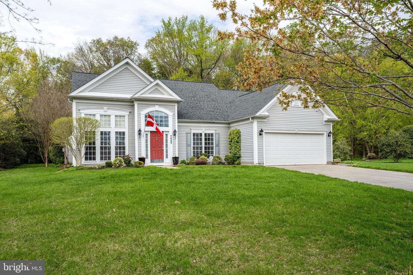 7425 Michael Avenue photo 32