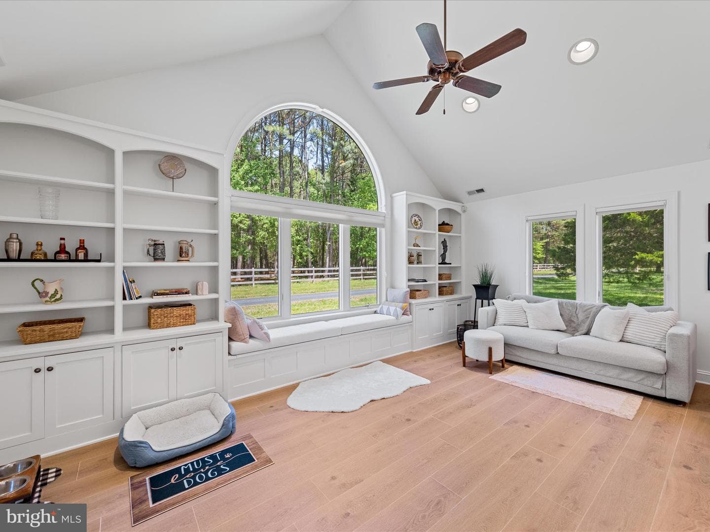 6976 Travelers Rest Circle photo 31