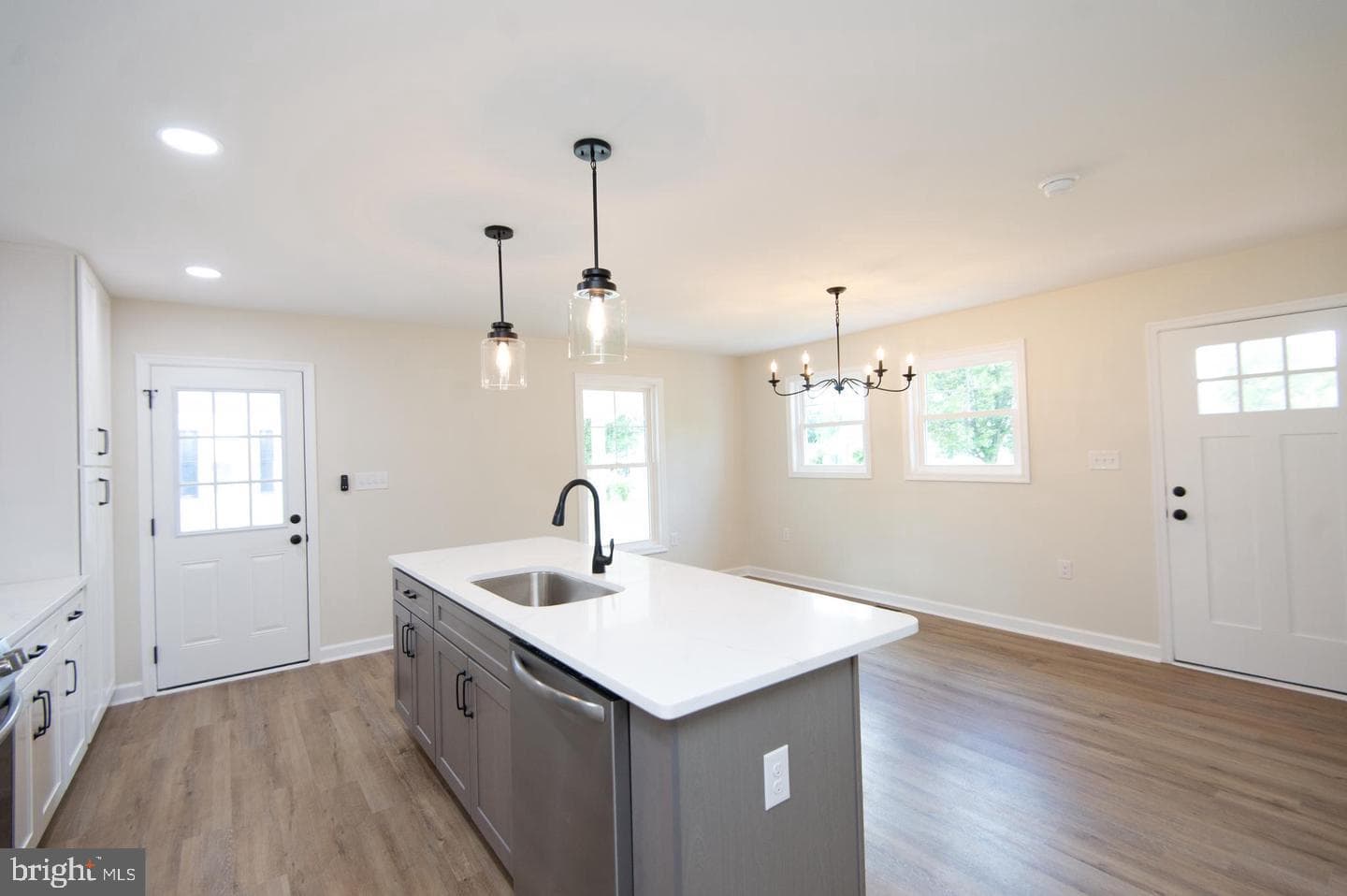 66 Johnson Street photo 5