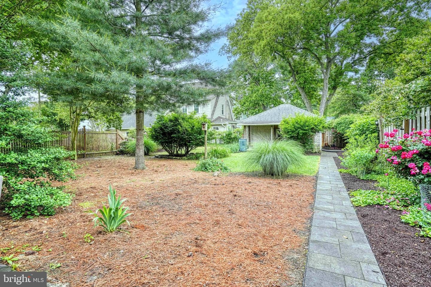 229 S Aurora Street photo 62