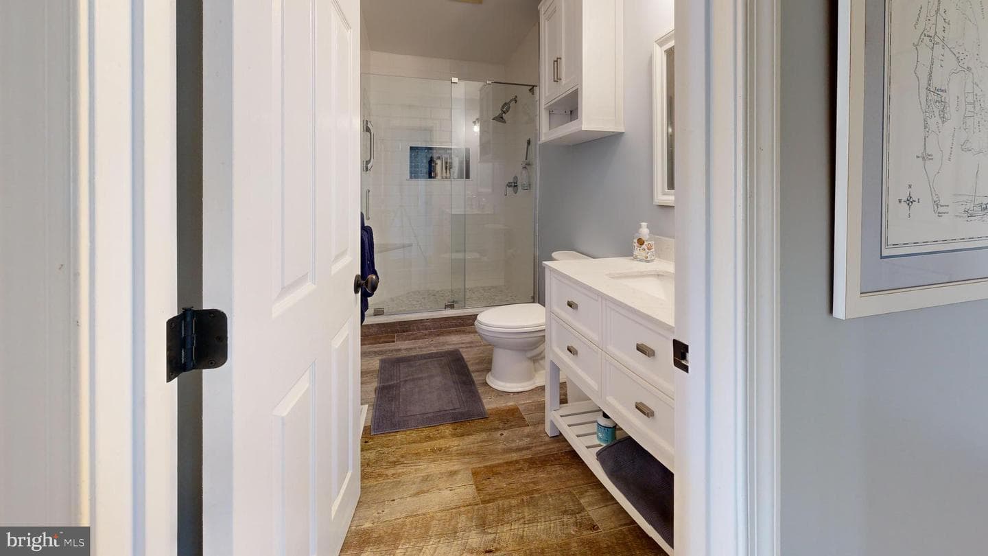 5698 Leeward Lane photo 23