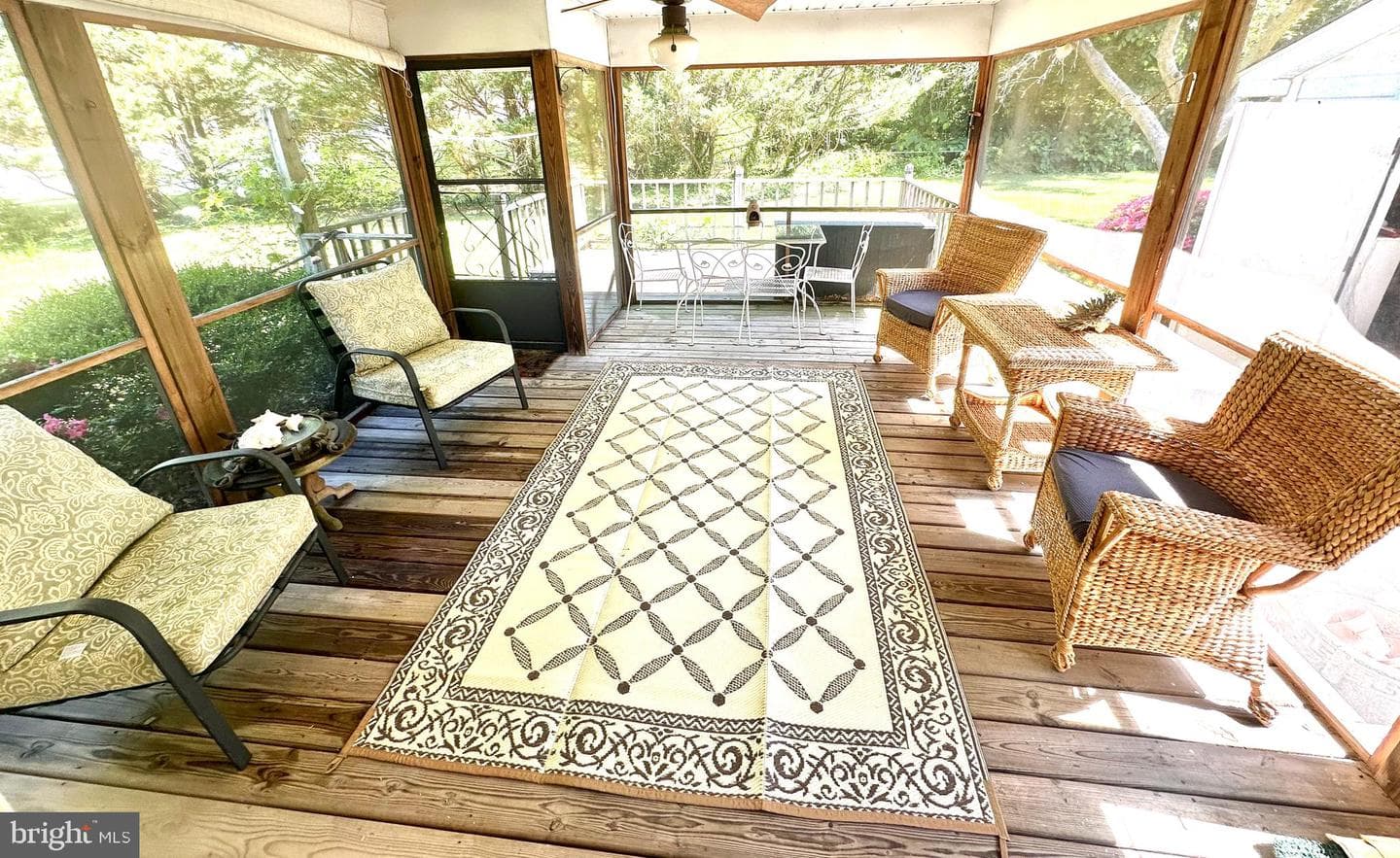 818 Applewood Court photo 8