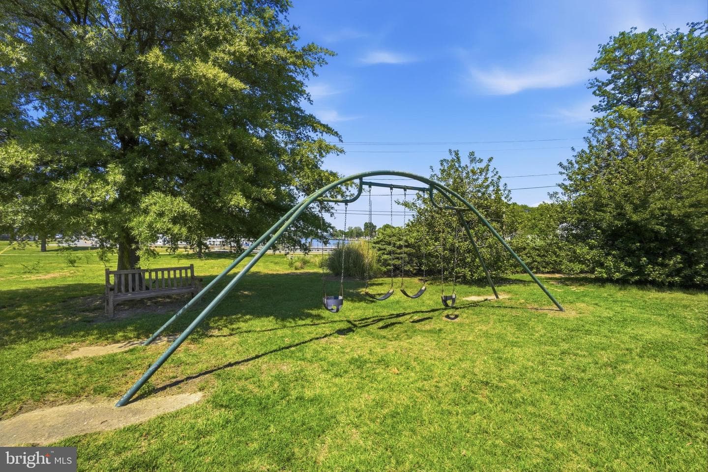 105 Pier Street E photo 12