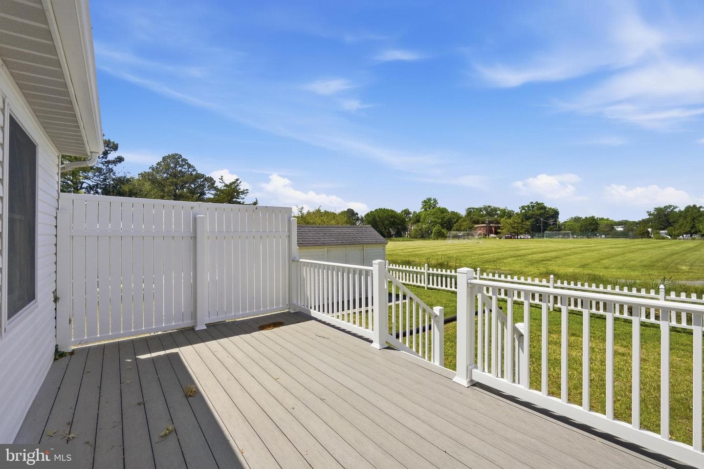 105 Pier Street E photo 17