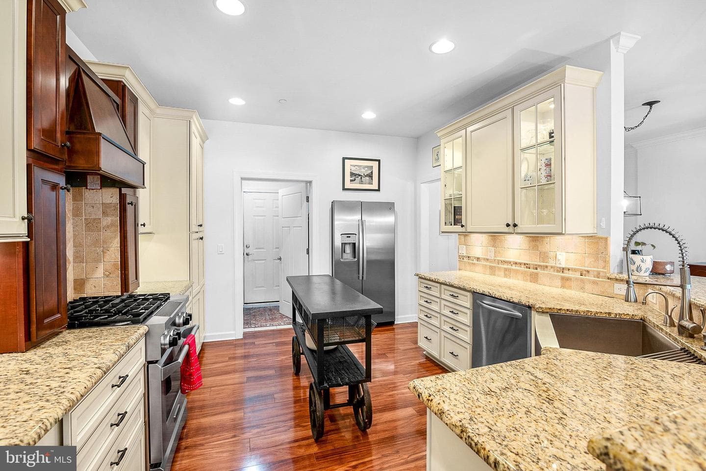 109 W Marengo Street photo 12
