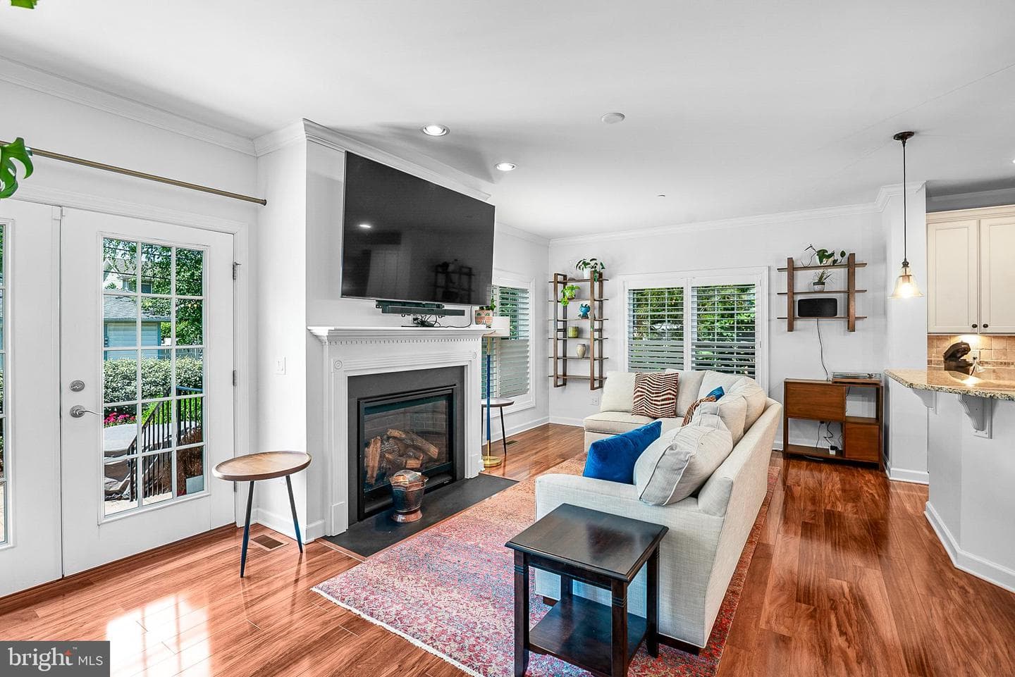 109 W Marengo Street photo 8