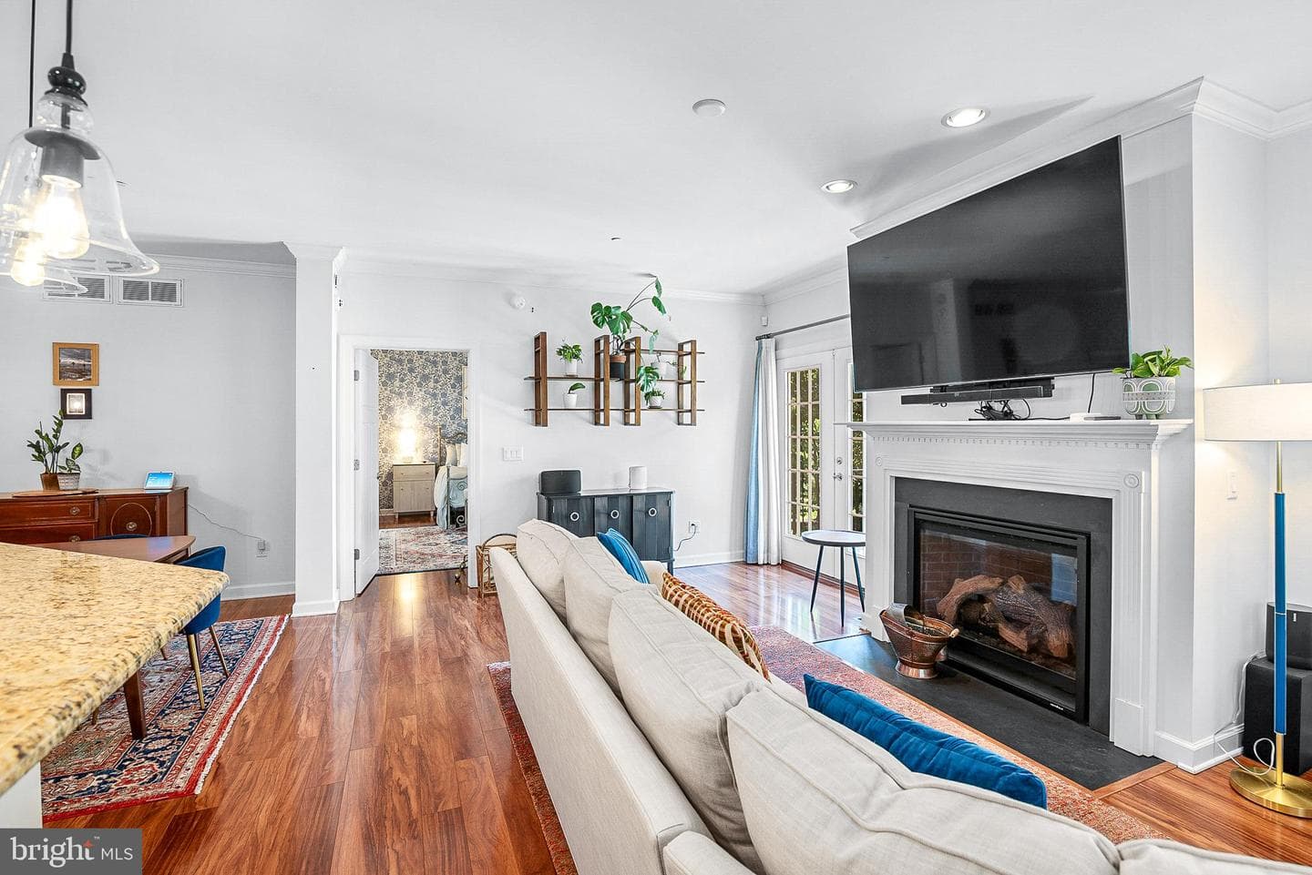 109 W Marengo Street photo 9