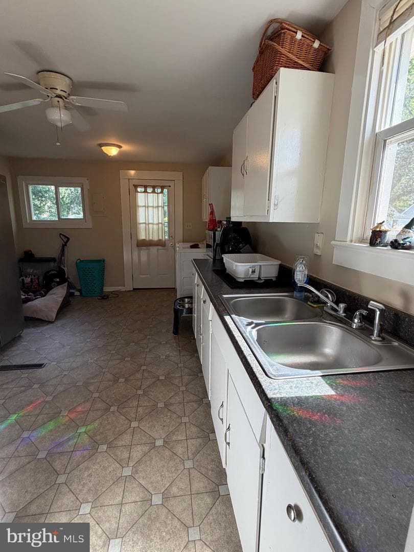 112 Glenwood Avenue W photo 12