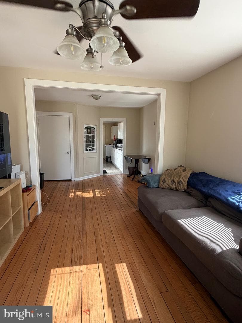 112 Glenwood Avenue W photo 7