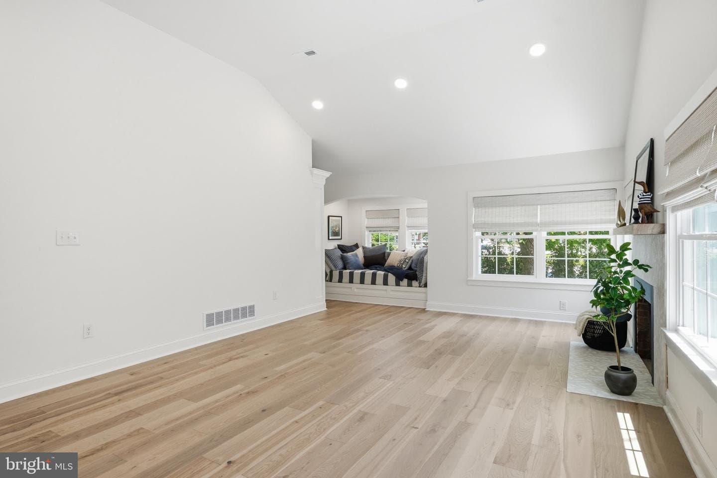 803 New Lane photo 6