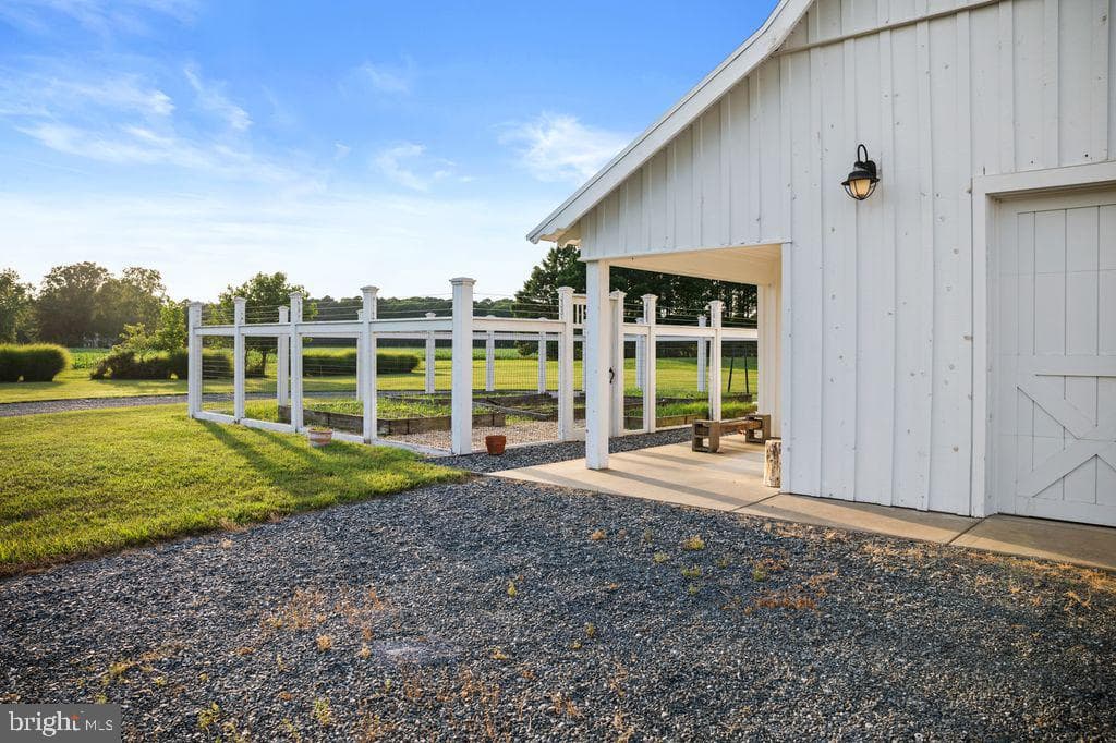 22101 Grafton Manour Lane photo 105