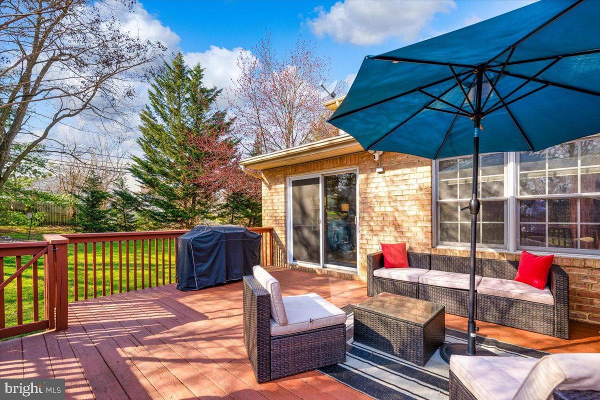 1215 Lindsay Lane photo 44