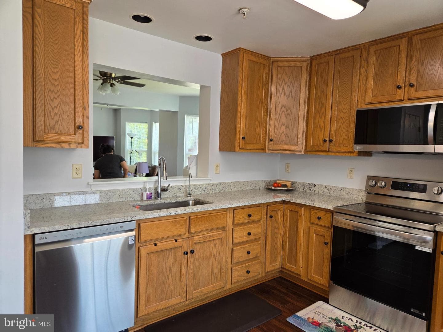 17623 Slate Way photo 3