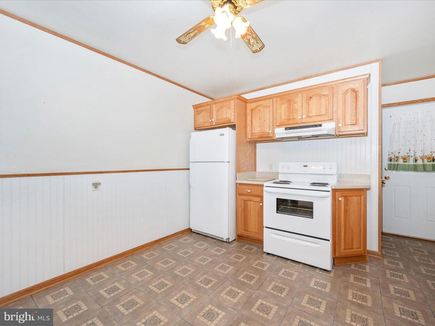 208 E Antietam Street photo 34