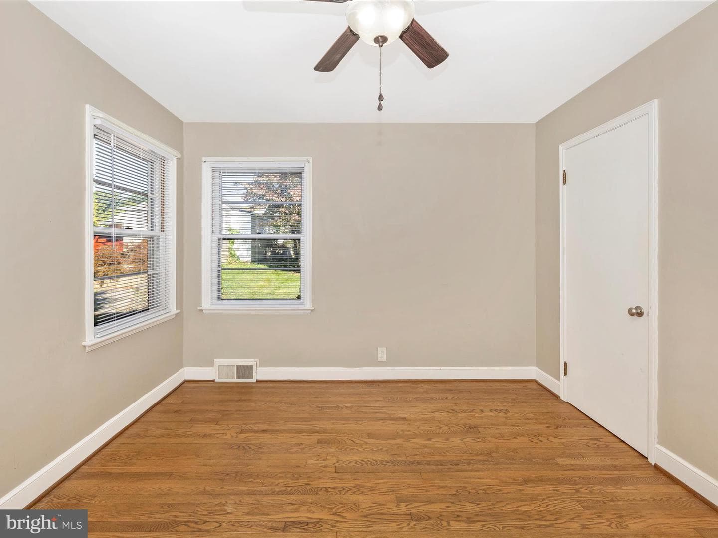 951 View Street photo 18