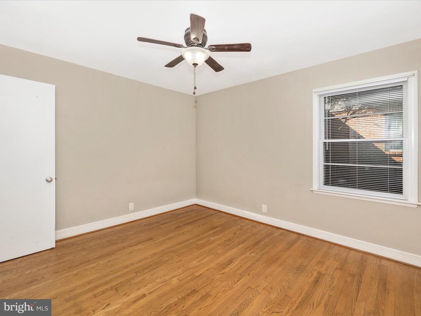 951 View Street photo 19