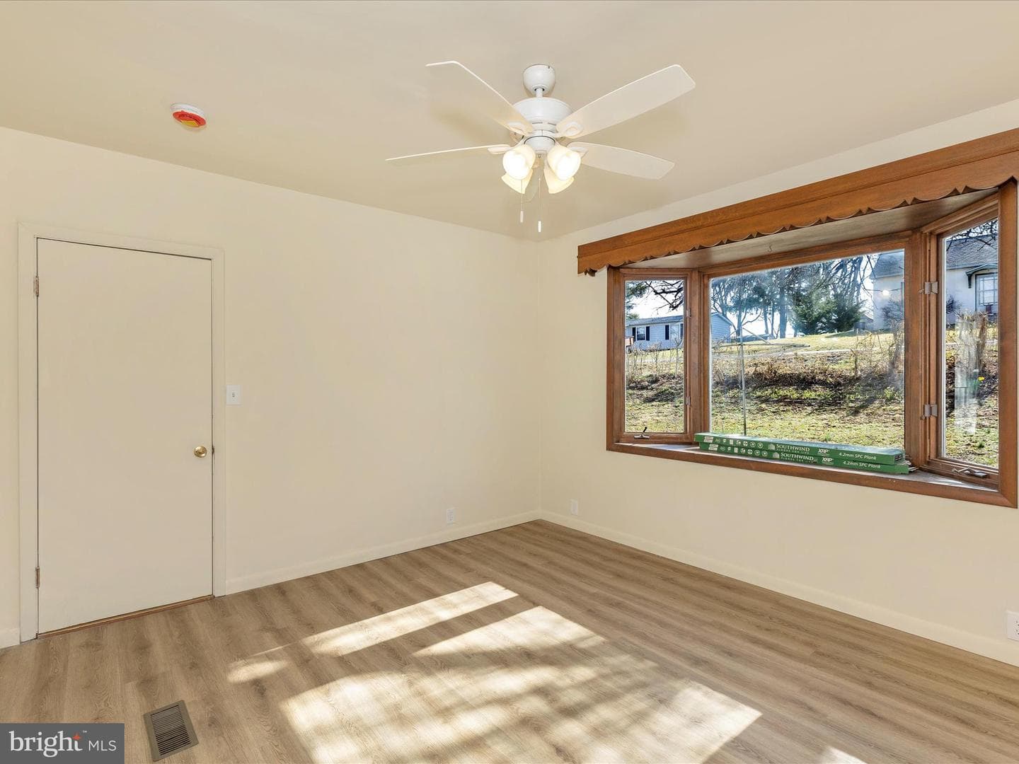 21628 Leiter Street photo 17