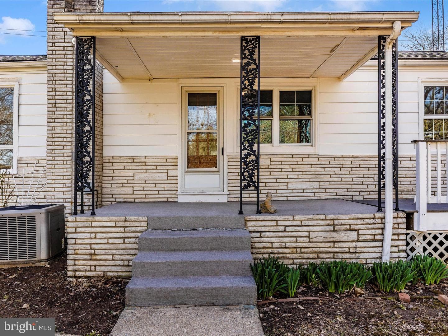 21628 Leiter Street photo 4