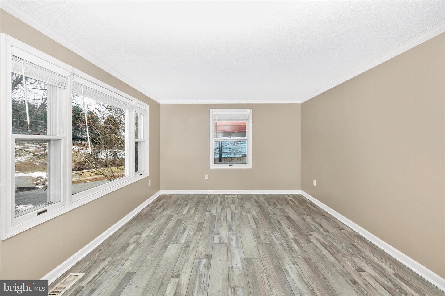 206 Carroll Avenue photo 11