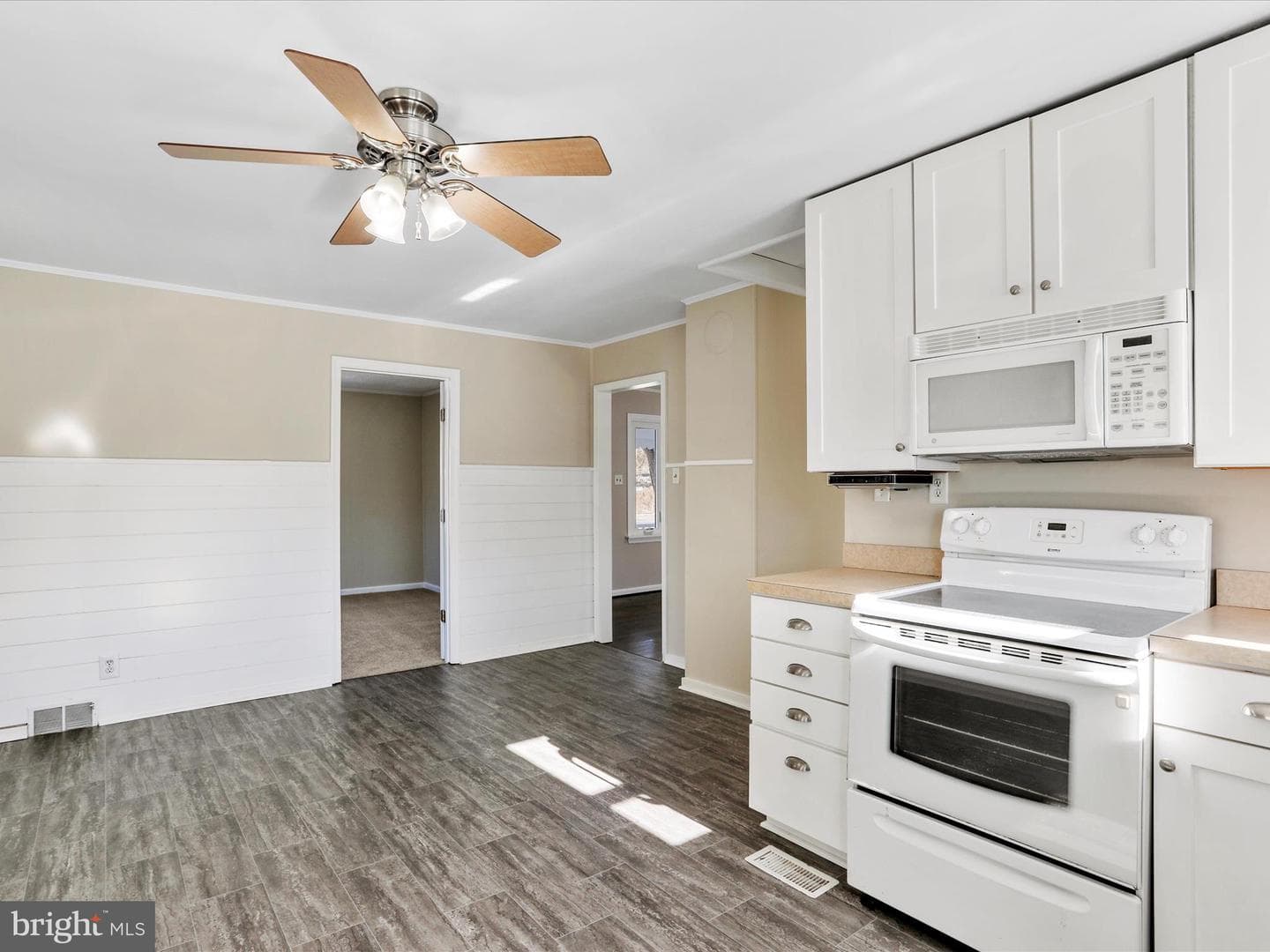 20921 Twin Springs Drive photo 9