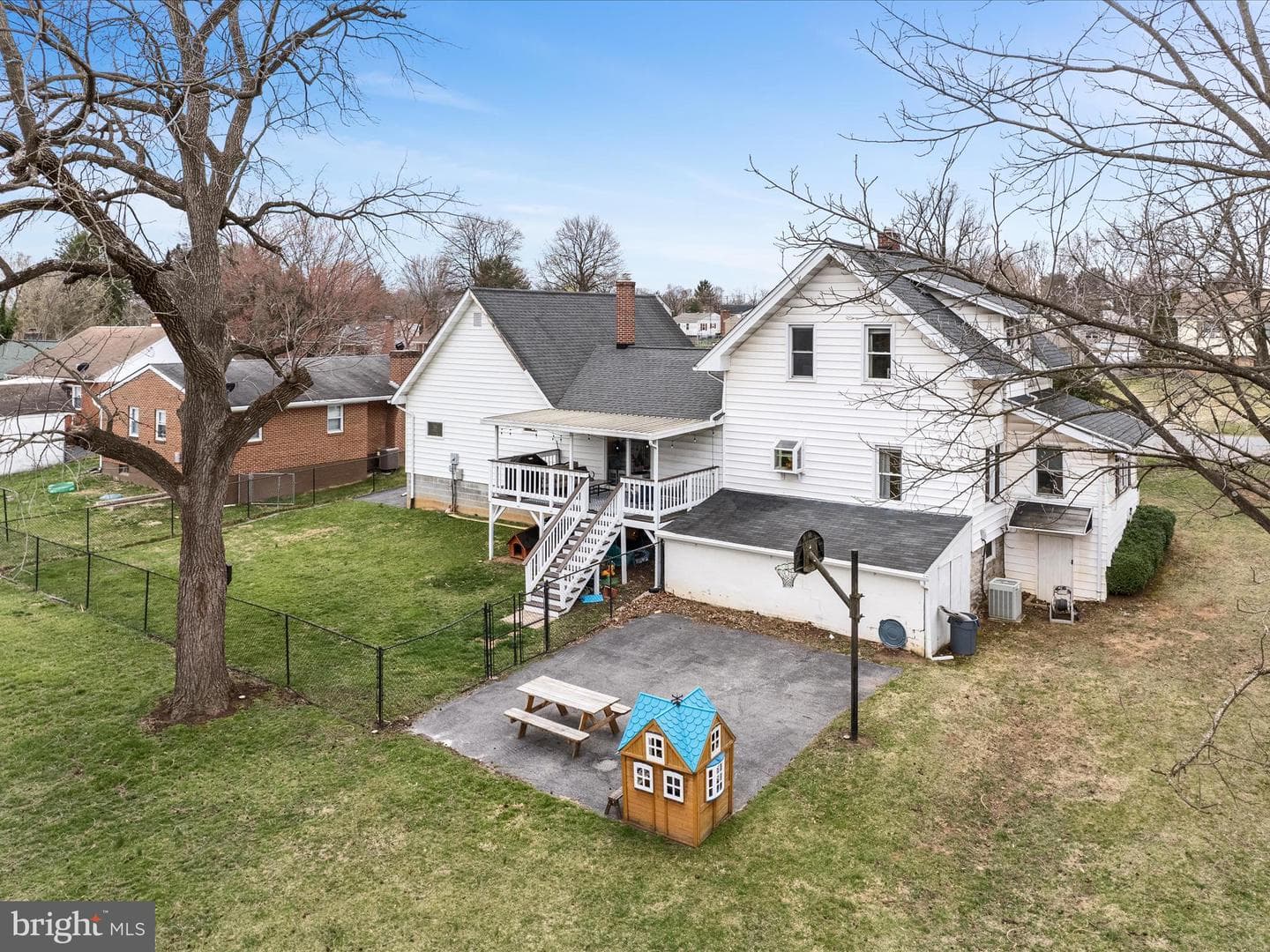 11439 Englewood Road photo 4