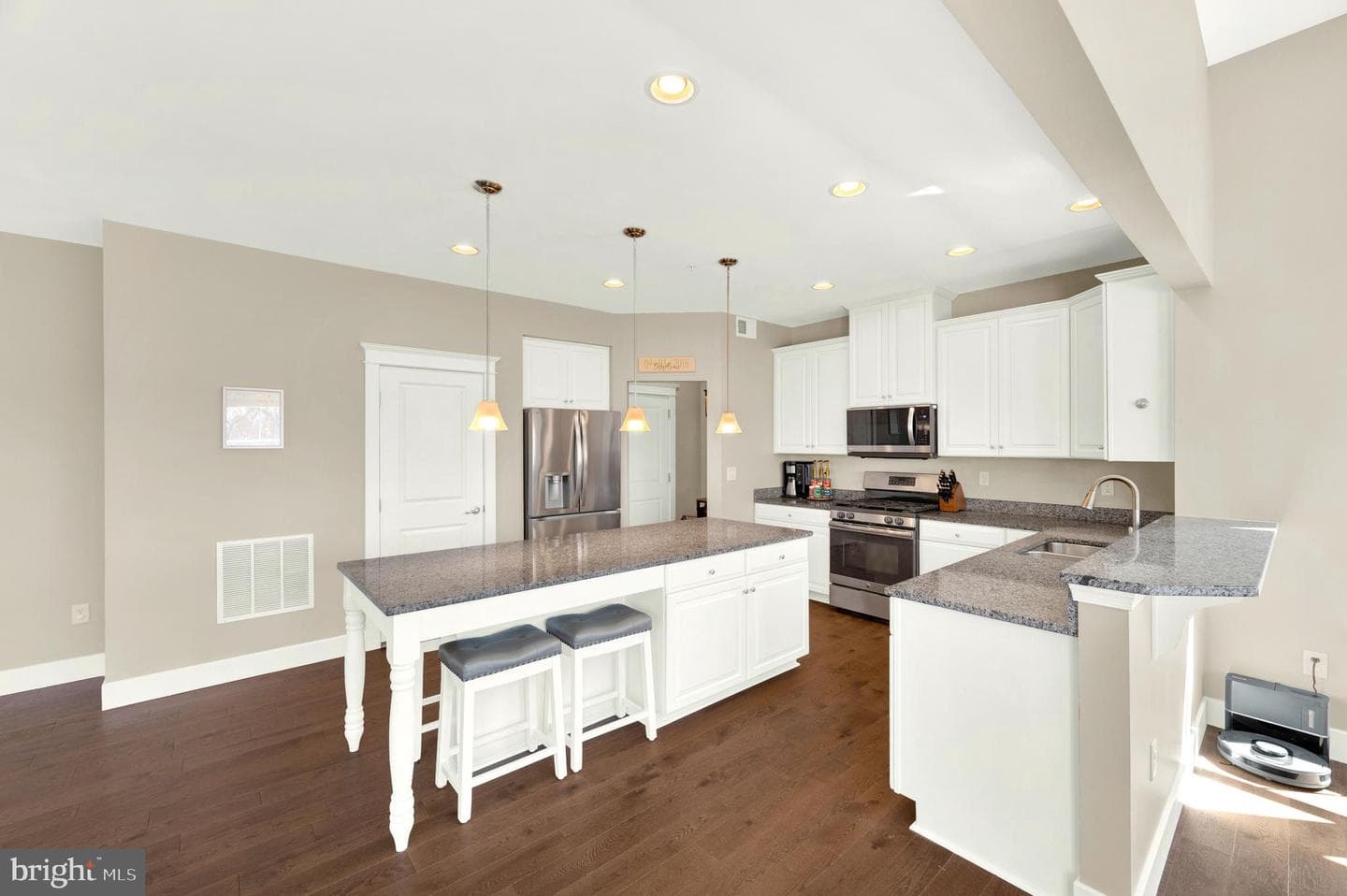 214 Monument Drive photo 14