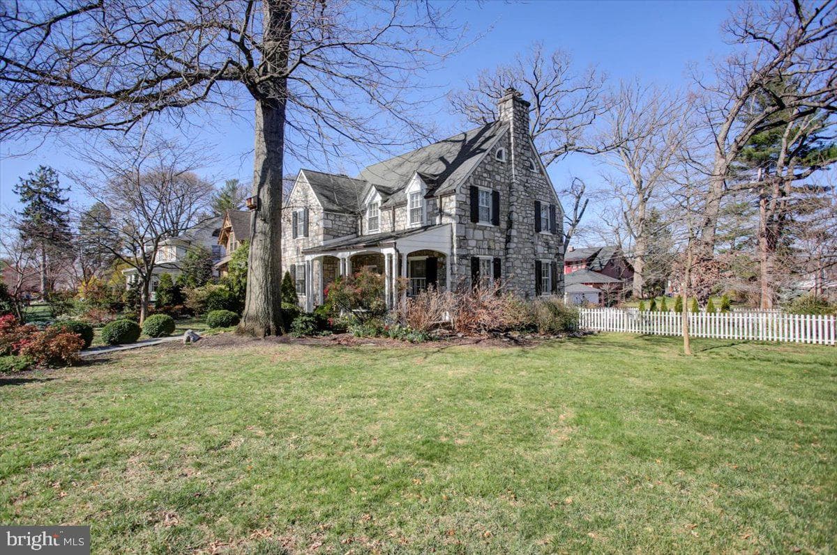 829 Forest Drive photo 5