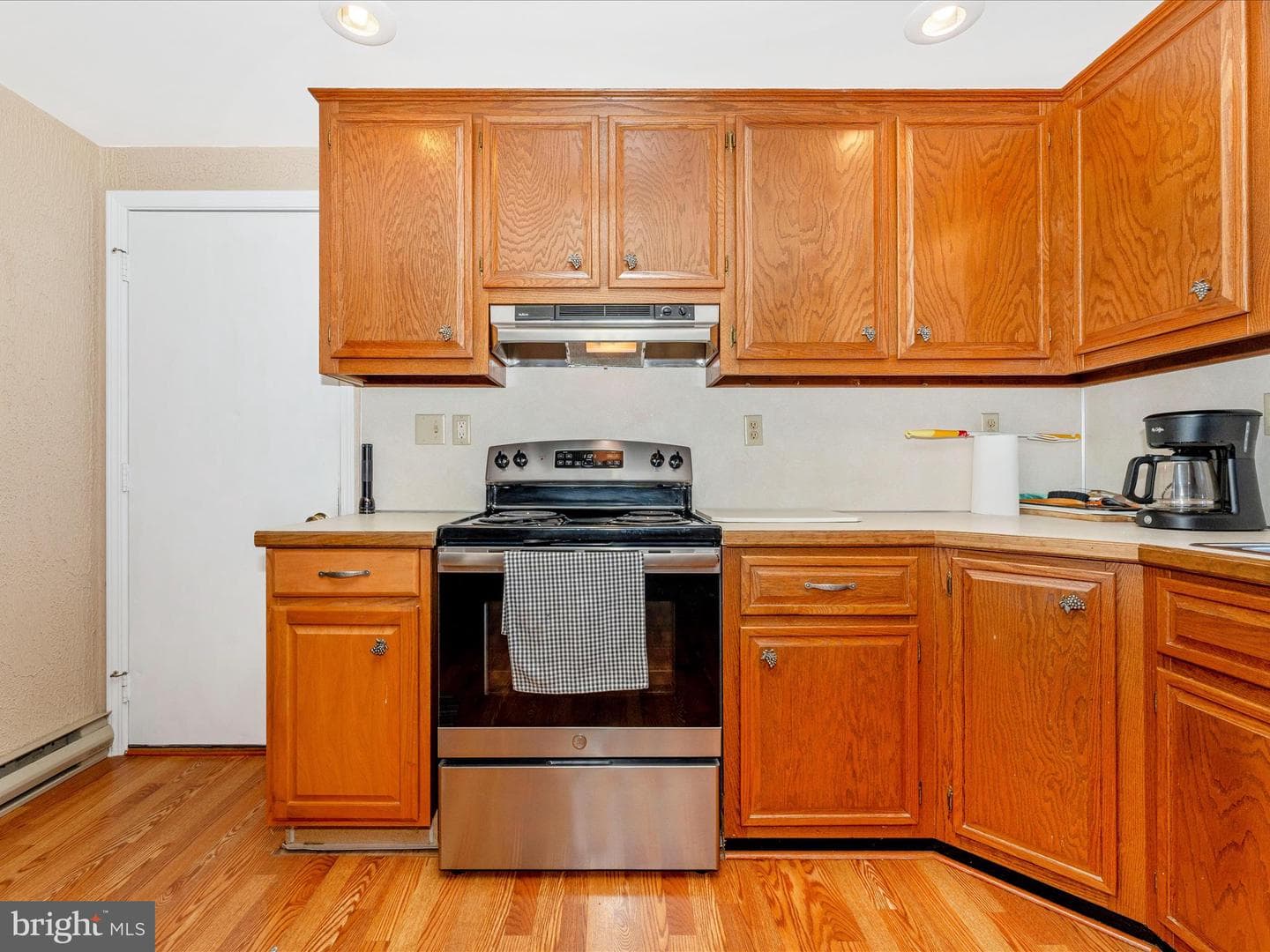 13902 Weaver Avenue photo 13