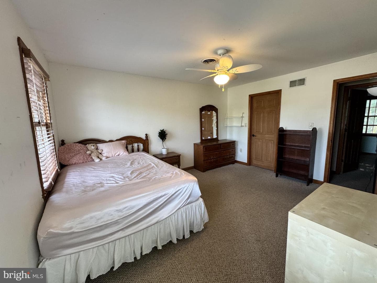 208 Montclair Court photo 48