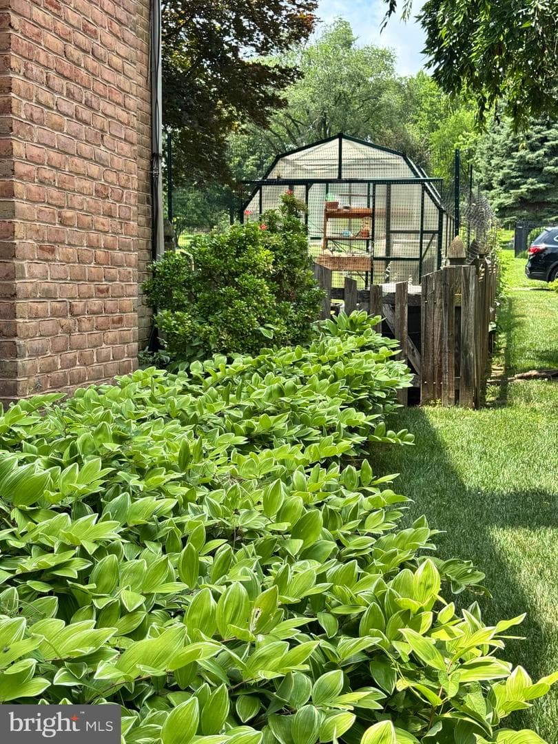 208 Montclair Court photo 80