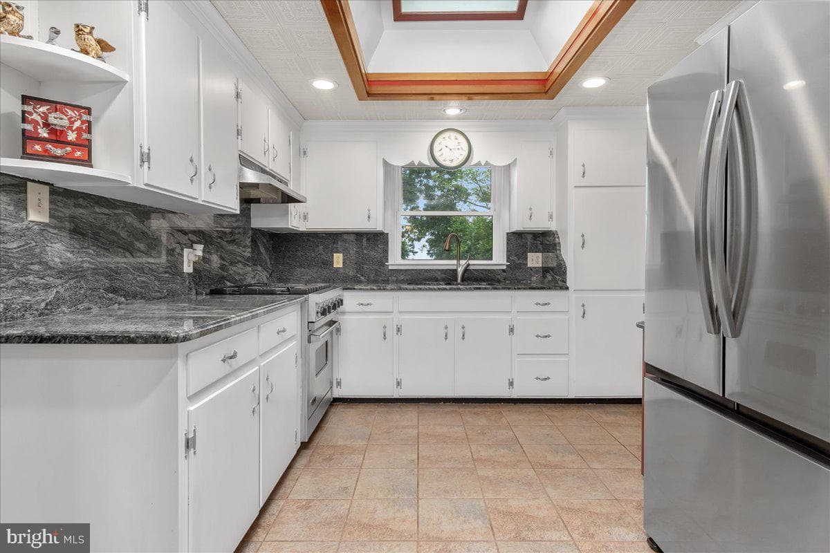25702 Military Road photo 13