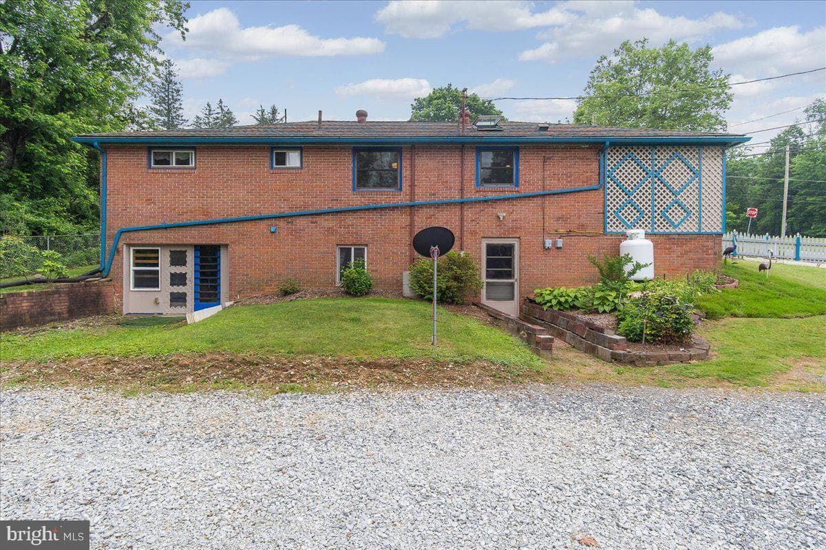 25702 Military Road photo 28
